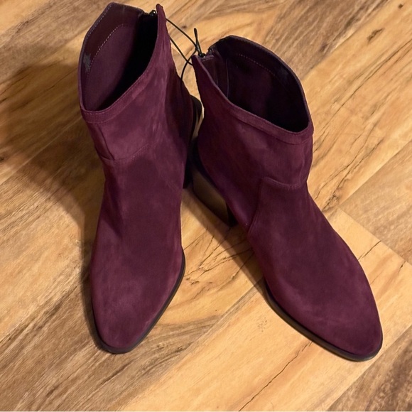 Vince Camuto Kortimy Suede Boots 9W | Water-Repellent Mid Shaft Syrah - Picture 3 of 8